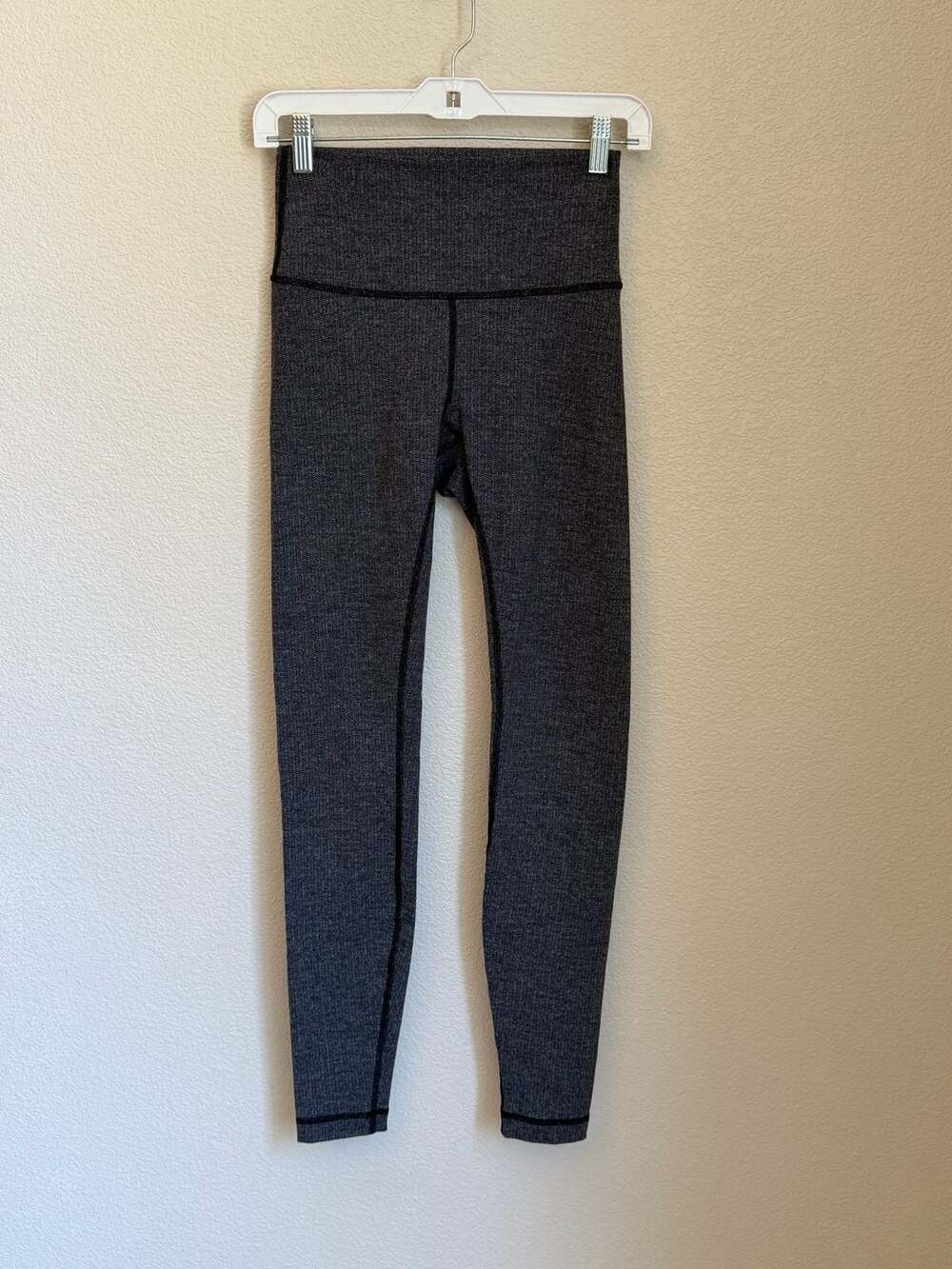 Lululemon Wunder Under Size 4 Leggings